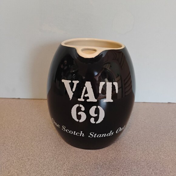 Vat 69 Small Modern PItcher 24 ounce - Picture 1 of 4